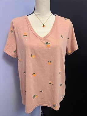 100% Cotton Persimmons Print V-Neck Top in Dusty Pink w/free mug